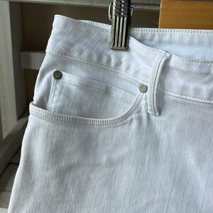 Simply Vera Vera Wang Mid-rise Boyfriend Crop 
White Jeans